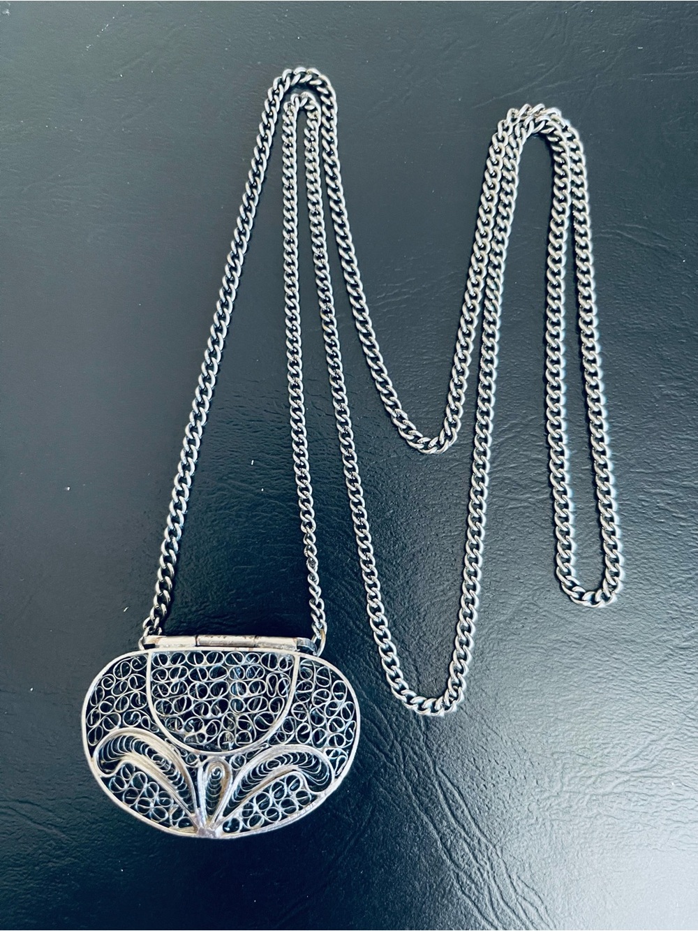 Vintage antique Silver tone Filigree mini purse Pendant necklace.